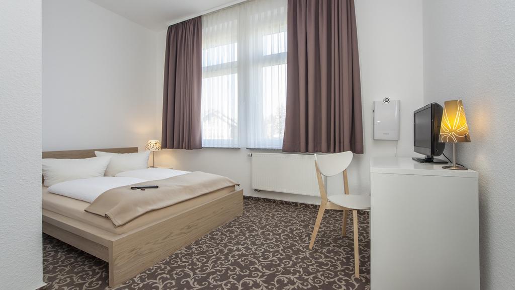 Pension Lok-Inn Walluf Room photo
