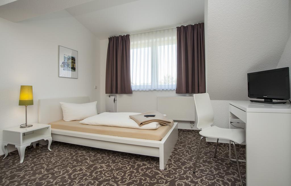Pension Lok-Inn Walluf Room photo